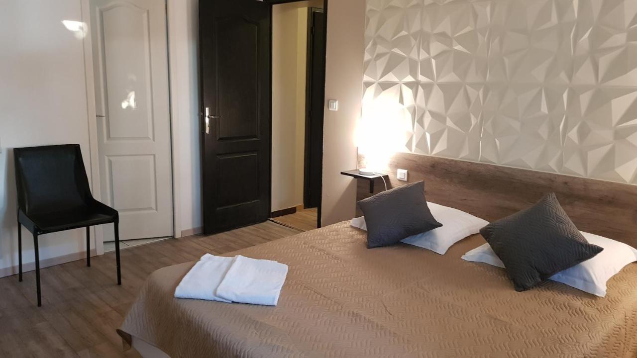 Hotel Les Lodges D'Eauze Εξωτερικό φωτογραφία